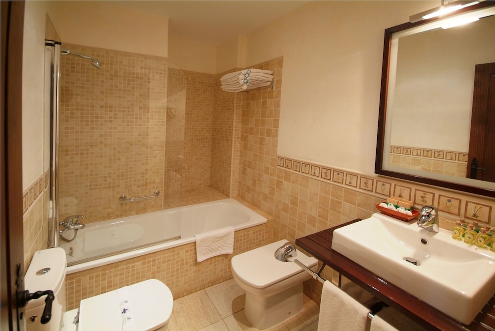 Apartment, 2 Bedrooms (For 2 adults and 2 children Up to 12 ) - Photo 6