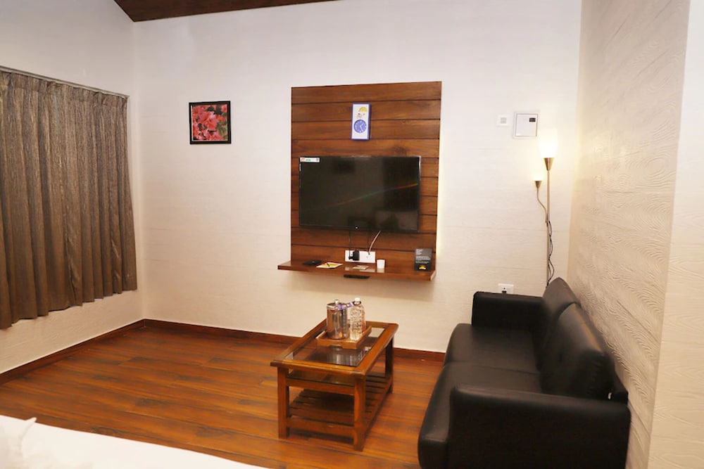 Wooden Cottage Suite photo 3