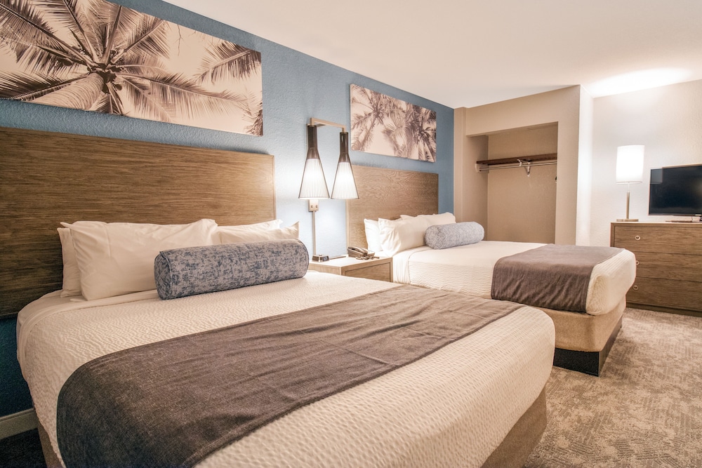 Paradise Oceanfront Deluxe Two Bedroom photo 1