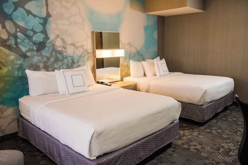 Room, 2 Queen Beds - Photo 3