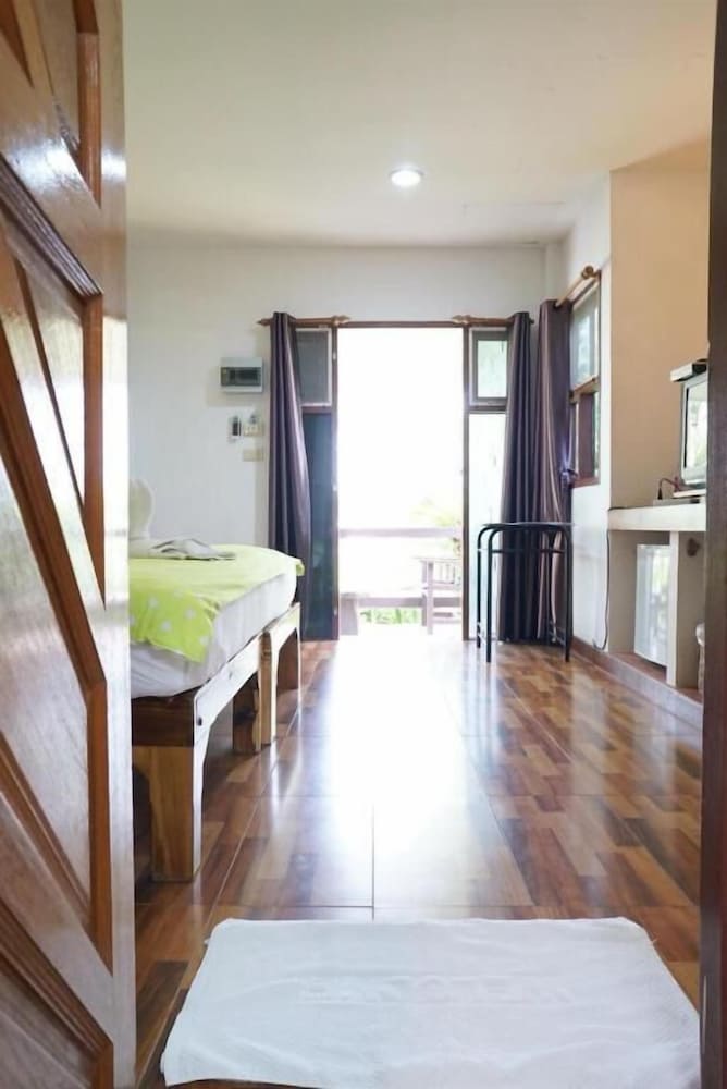 King Room With Kitchenette photo 2