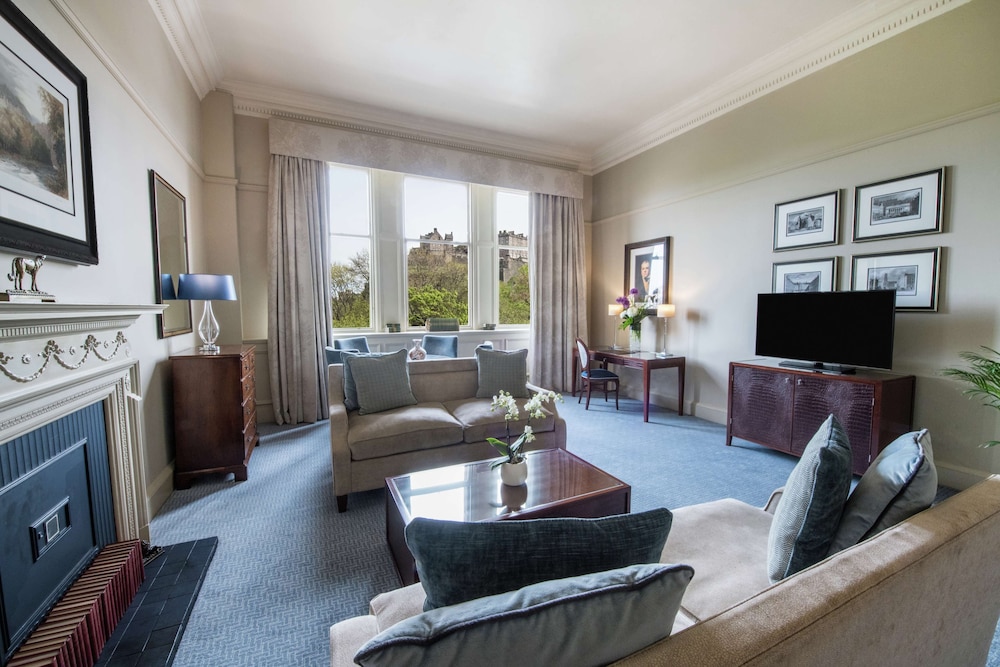 Suite, 1 King Bed (Sir Walter Scott) - Photo 2