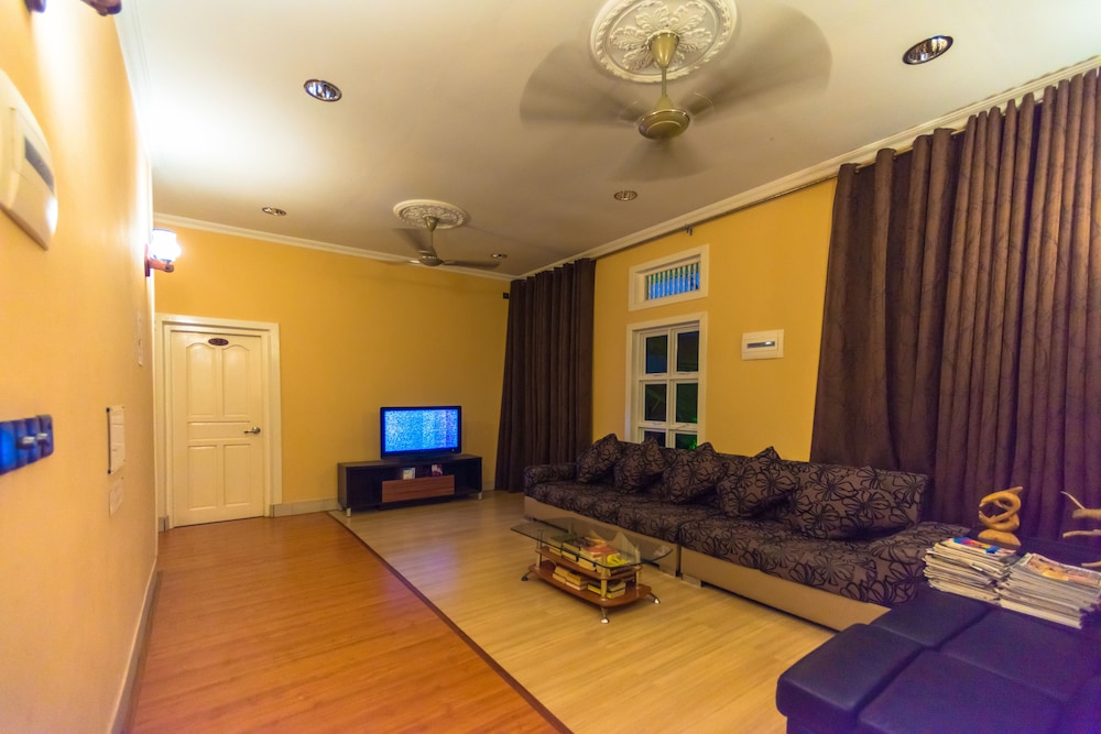 Deluxe Apartment photo 2