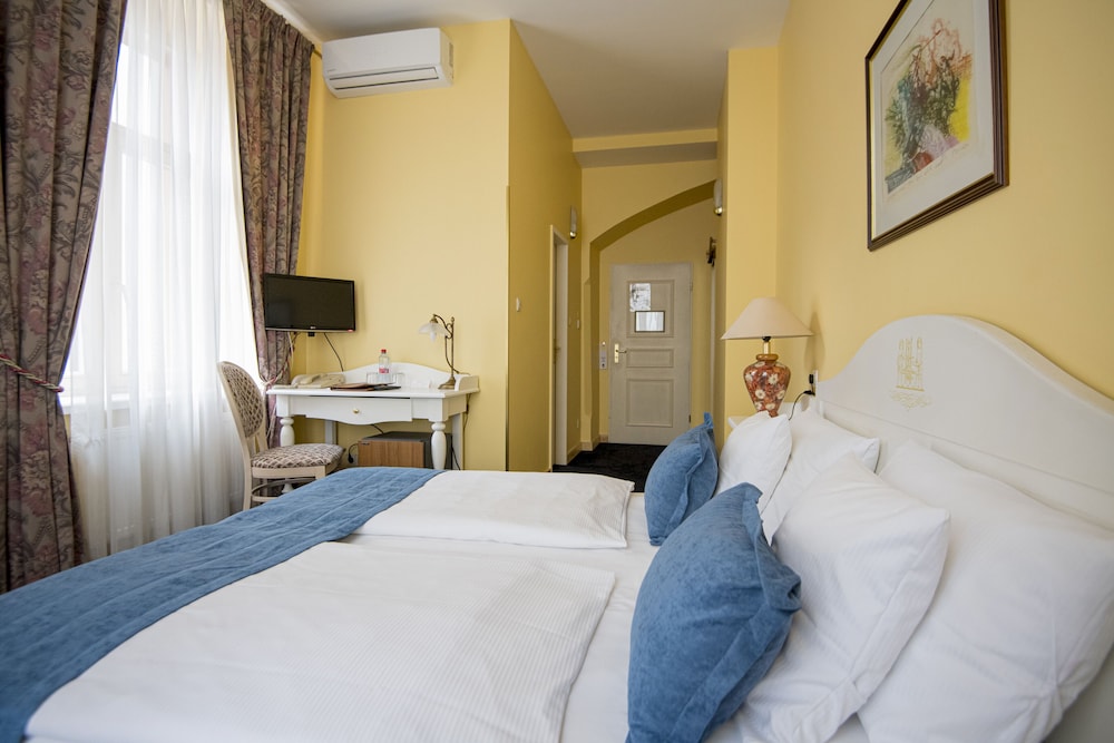 Standard Double Room - Photo 6