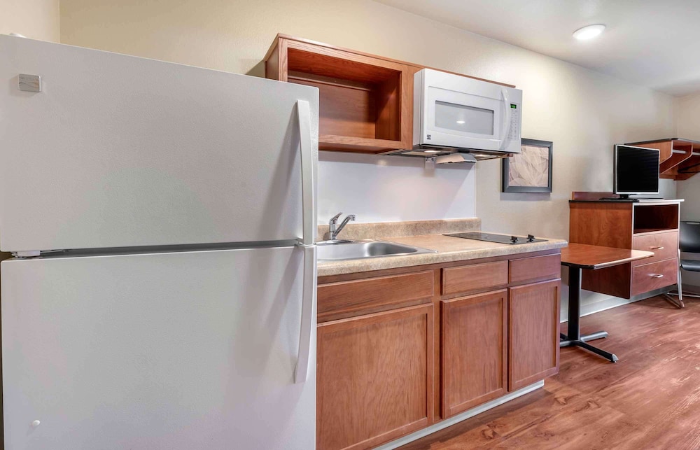 Standard Studio, Non Smoking, Refrigerator & Microwave photo 1