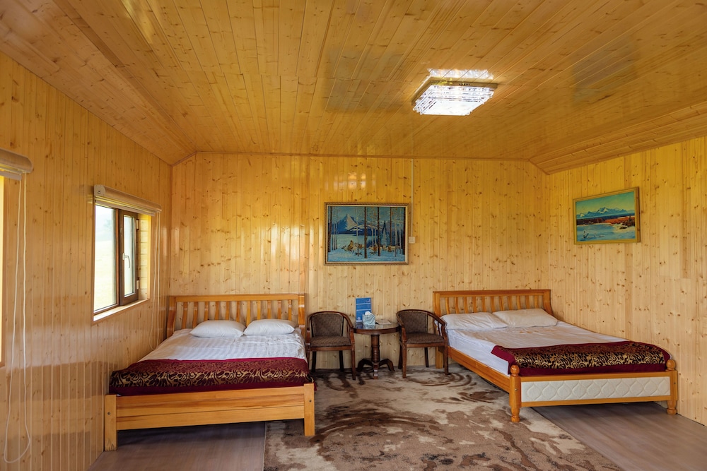 Superior Cabin, 2 Double Beds, Lake View, Slope side