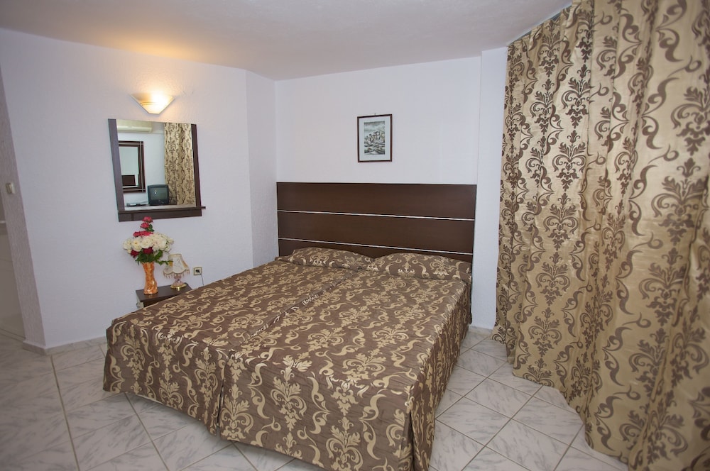 Standard Double Room - Photo 6