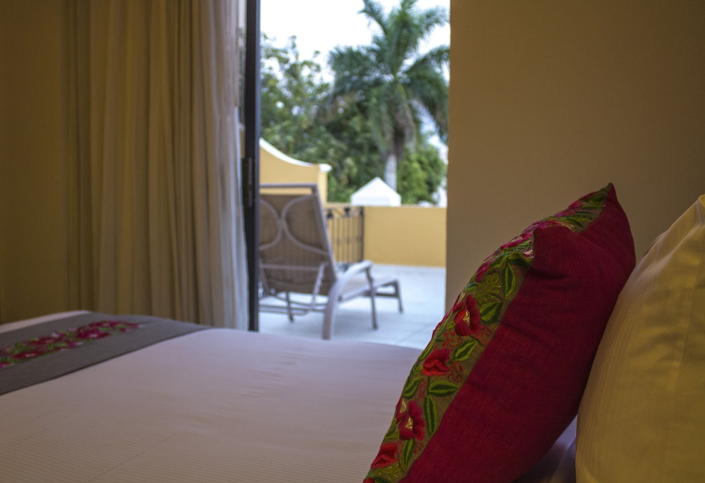 Junior Suite, 2 Double Beds - Photo 7