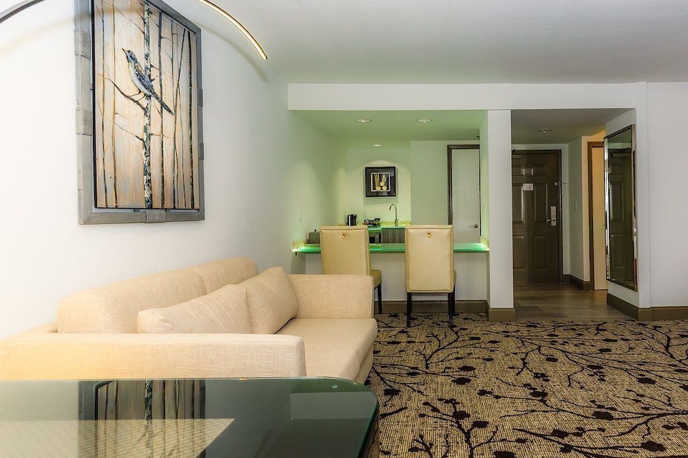 Junior Suite, 1 King Bed photo 1