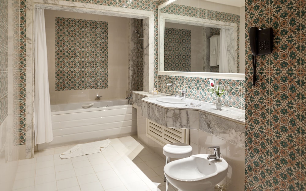 Quadruple Room (4 adults) - Photo 8