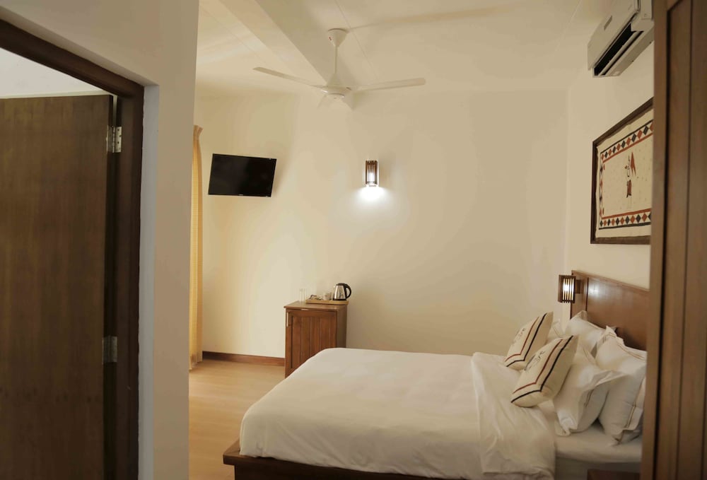 Deluxe Family Room, Pool View photo 1