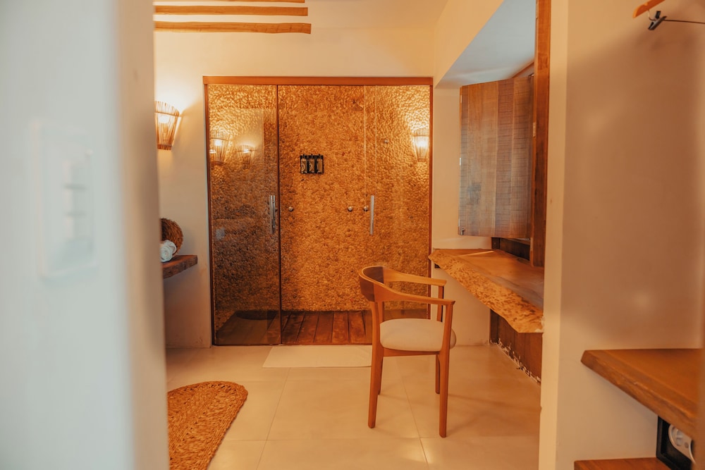 Deluxe Suite, Beach View