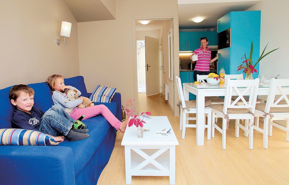 Family Apartment, 2 Bedrooms photo 2