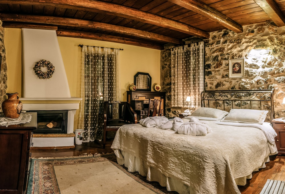 Superior Double Room, Fireplace photo 1