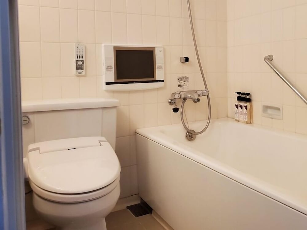 Standard Twin Room, Non Smoking, Mountain View photo 3