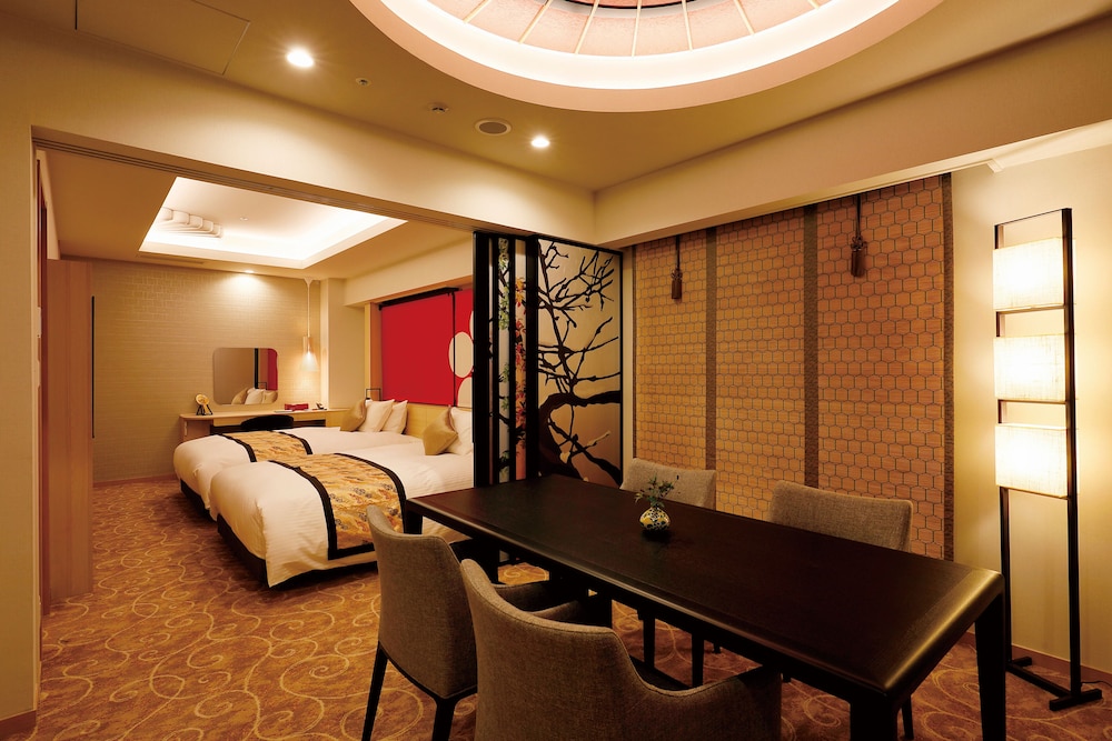 Suite, 2 Double Beds, Non Smoking - Photo 5