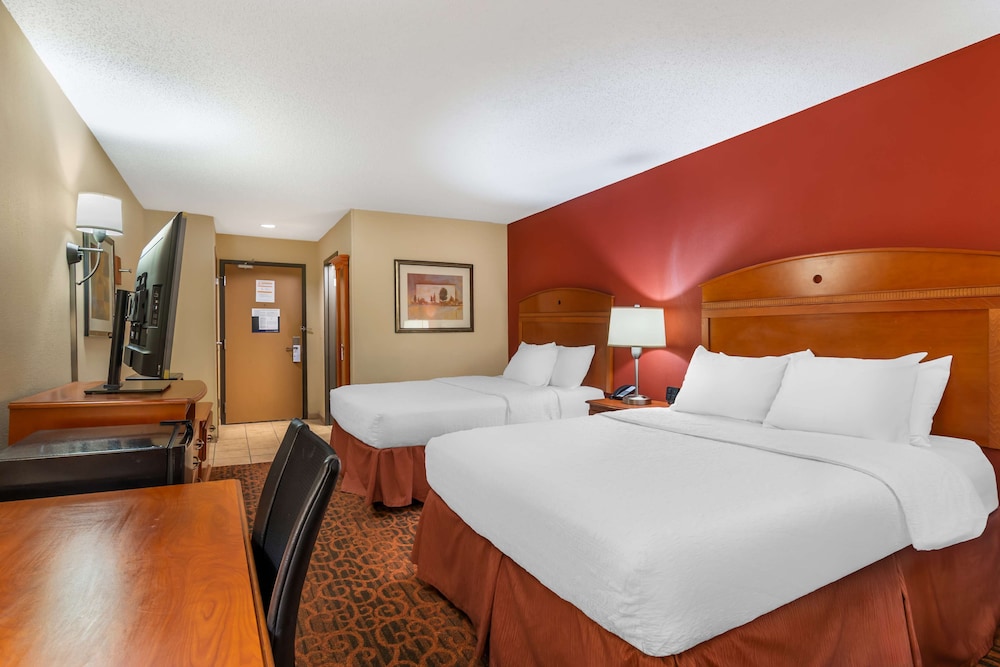 Standard Room, 2 Queen Beds, Accessible, Bathtub - Photo 2