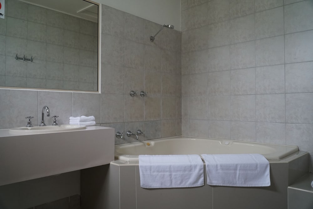 Queen Spa Room photo 2