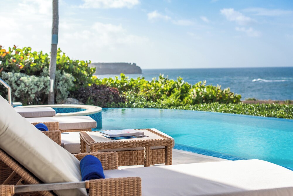 Suite, 1 King Bed, Private Pool, Ocean View photo 3