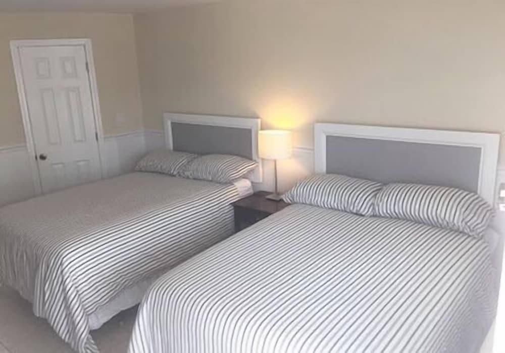 Standard Room, 2 Double Beds photo 1