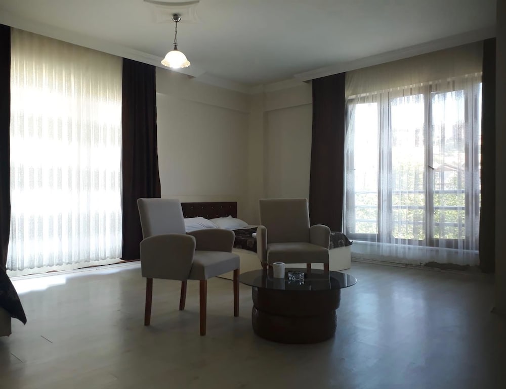 Economy Triple Room photo 1