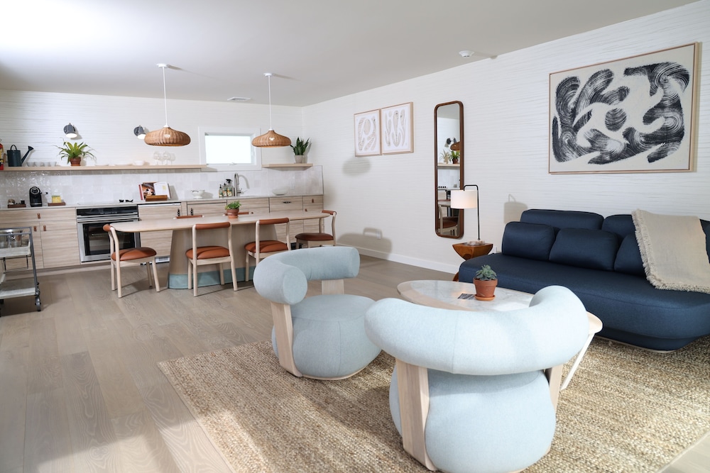 The Shoals Grand Suite