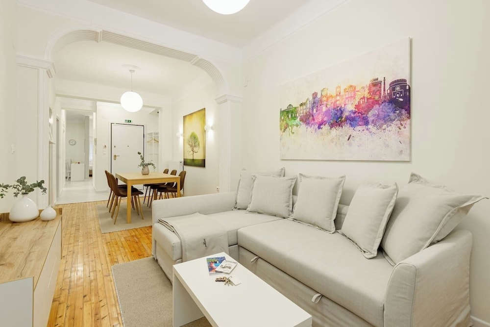 Premium Apartment, 3 Bedrooms, Balcony, Park View