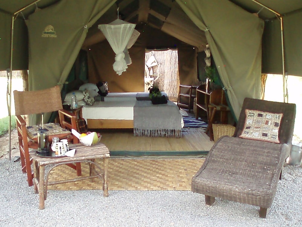 Classic Chalet, 1 Bedroom, Non Smoking, River View photo 3