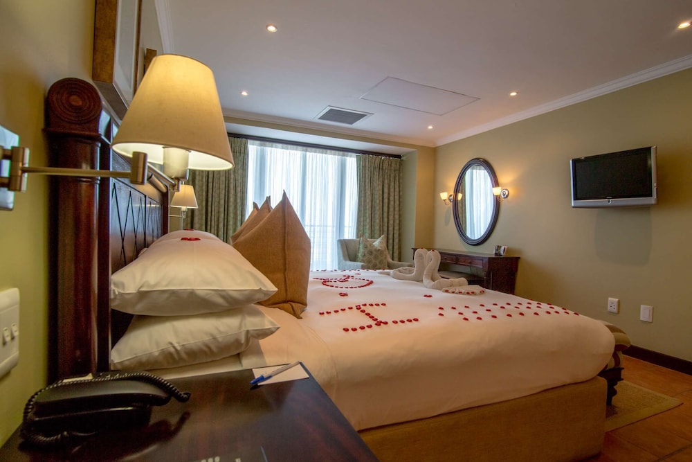 Junior Suite Sea View King Size Bed photo 2