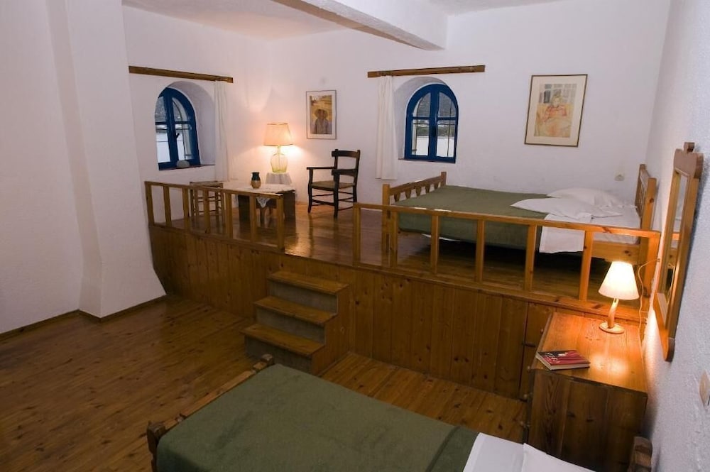 Duplex (3 Adults)