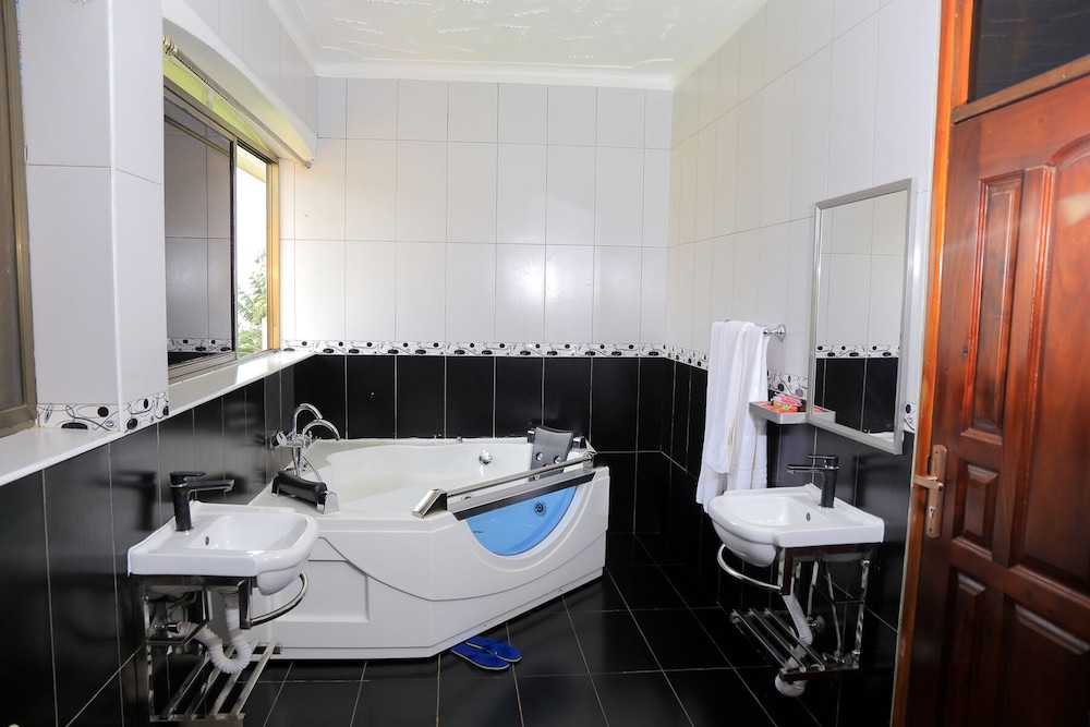 Executive Double Room Single Use, Jetted Tub, Beach View photo 2