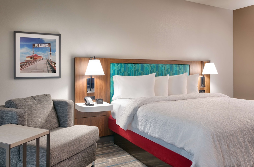 Room, 1 King Bed, Accessible (Hearing) - Photo 3