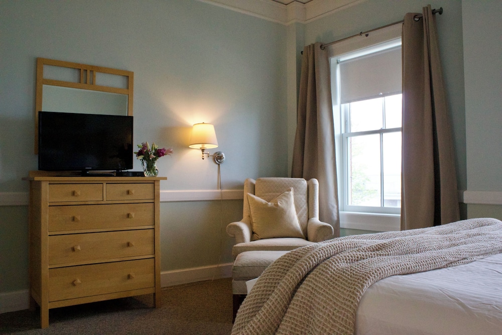Comfort Room, 1 Queen Bed, Ocean View photo 2
