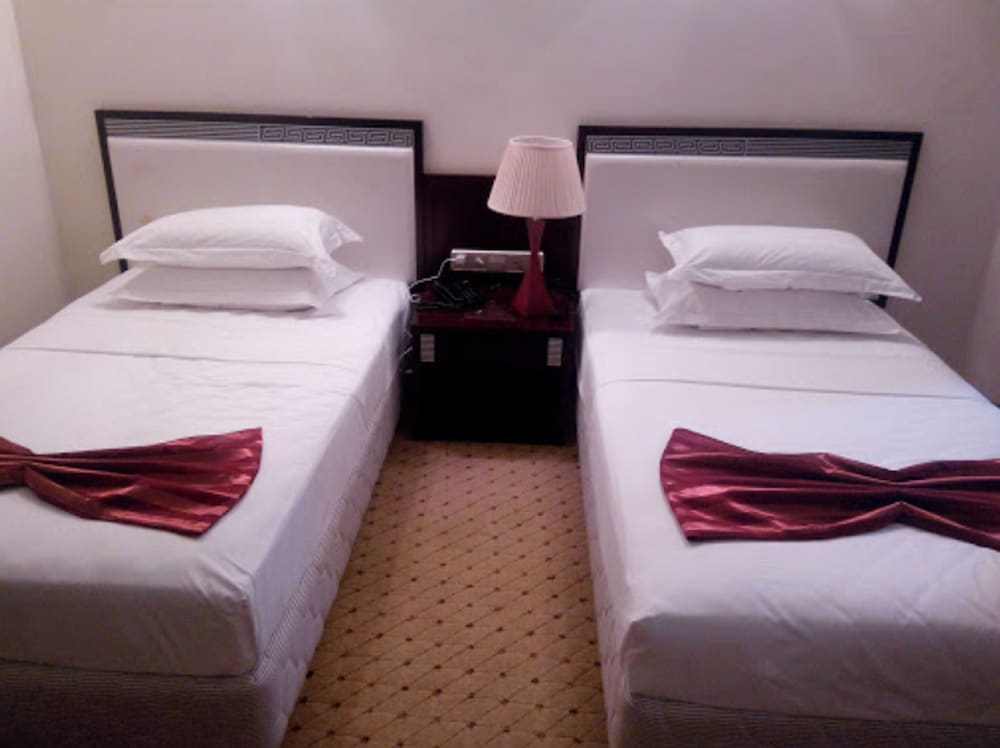 Double or Twin Room - Photo 4