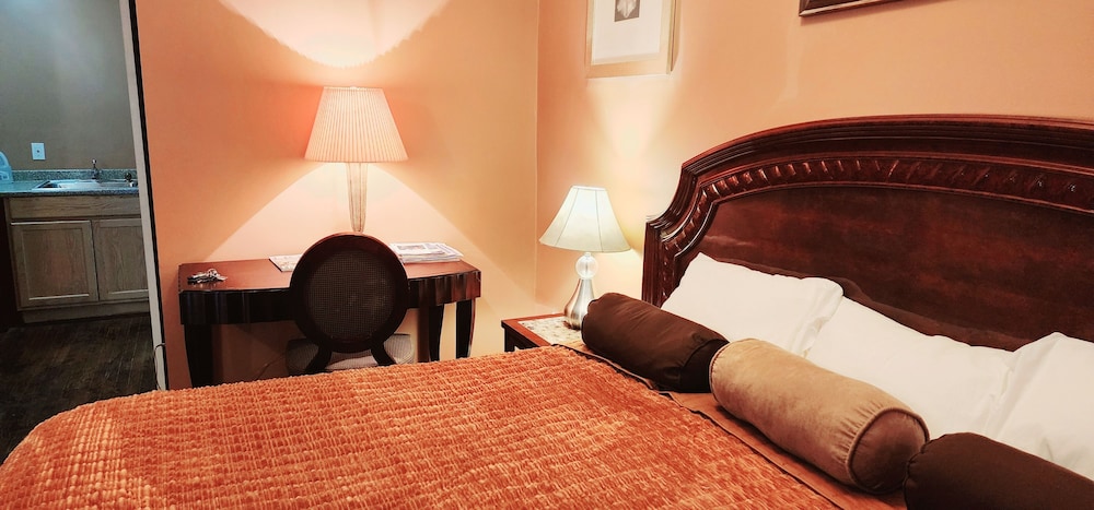 One Queen Bed