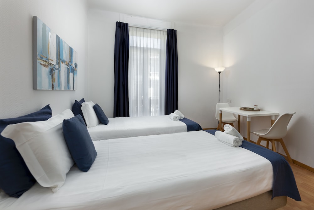 Classic Double or Twin Room, 1 Bedroom, Balcony thumbnail 5