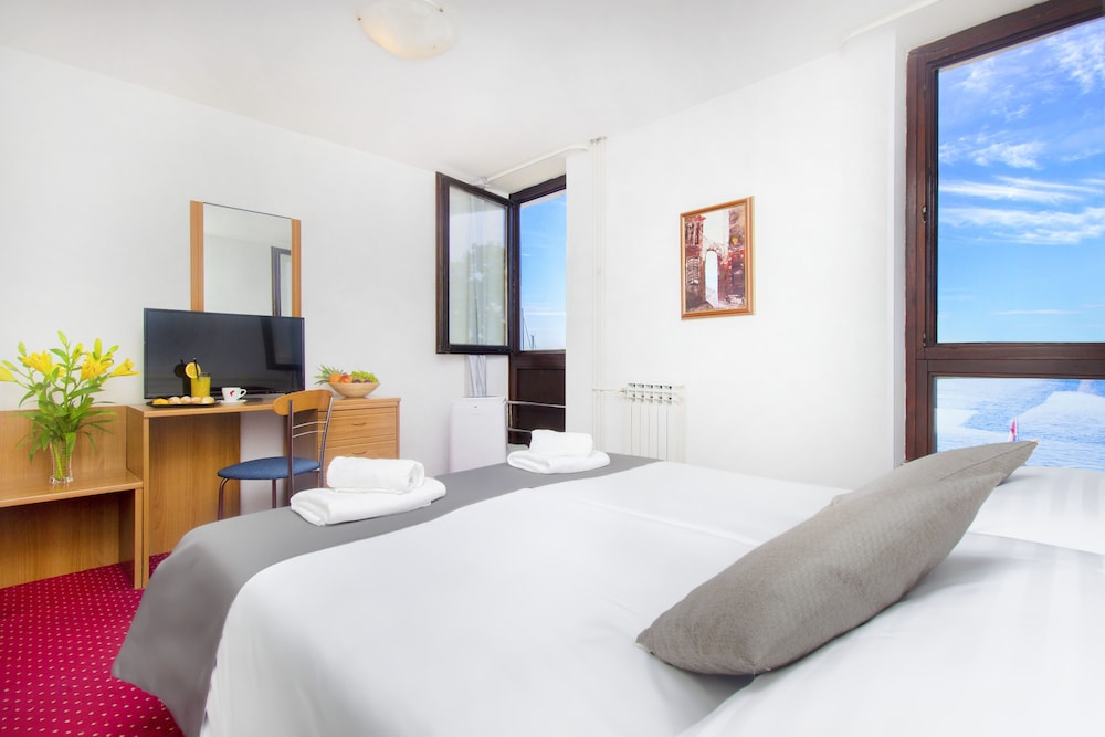 Double Room, Sea View - Photo 7