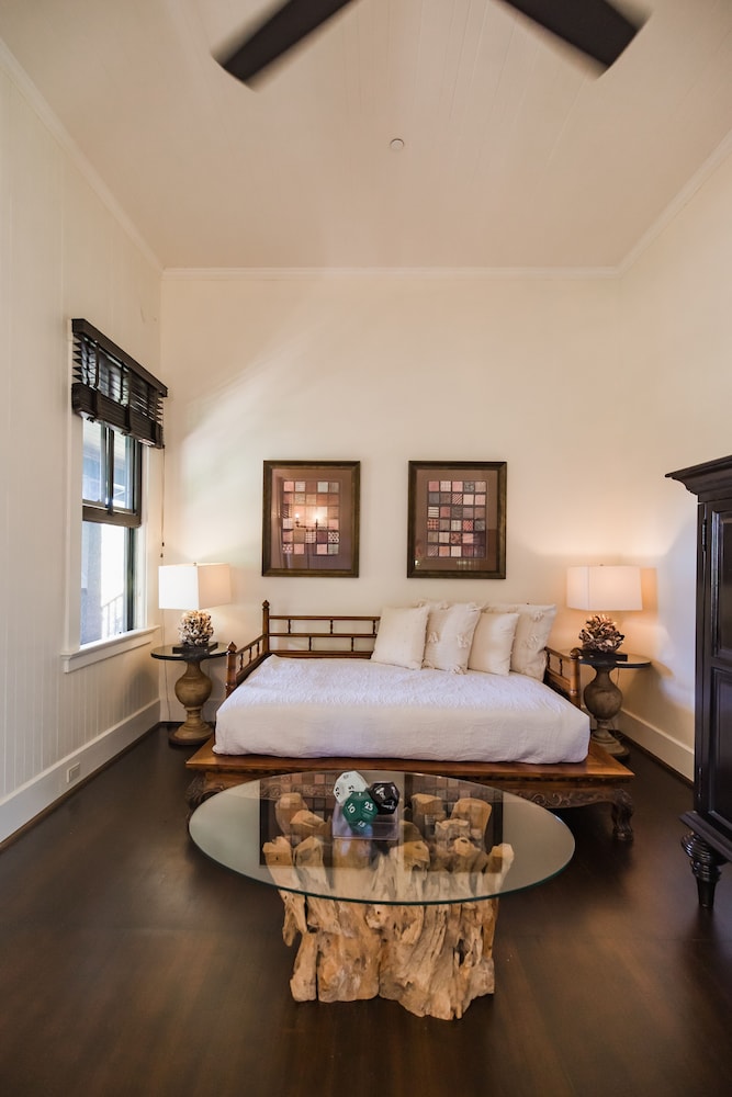 Room, Multiple Beds, Partial Ocean View (with Twin Daybed) - Photo 1