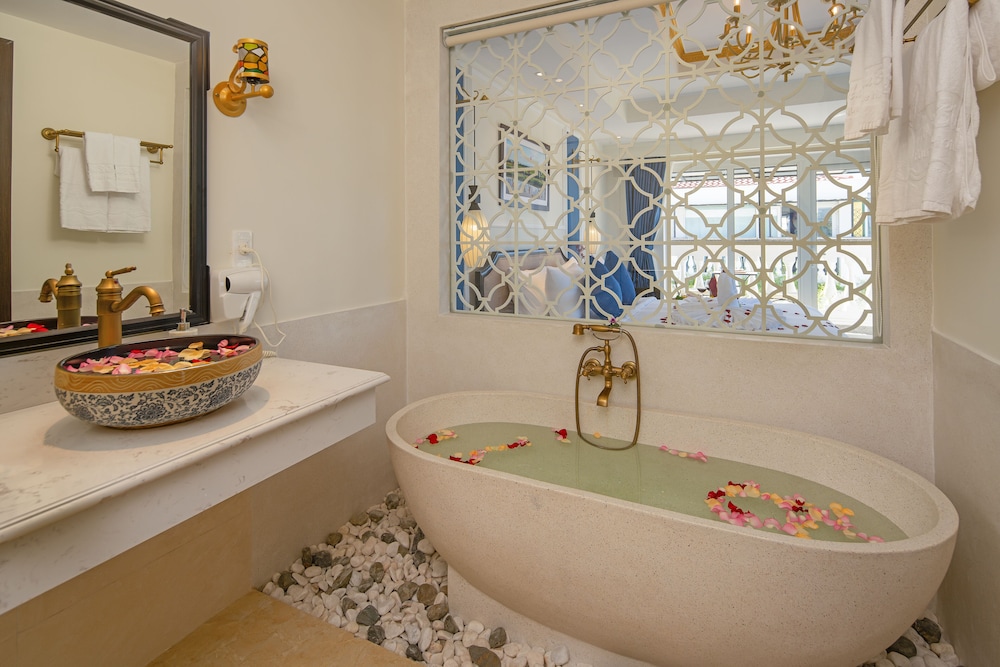 Superior Double or Twin Room - Photo 7