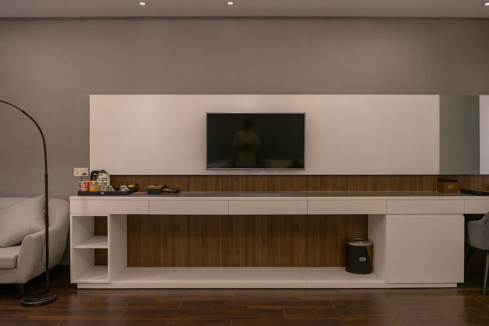Family Room - Photo 5