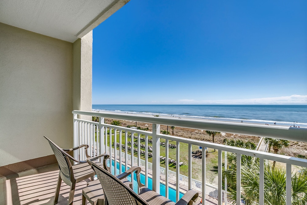 Deluxe Studio, 1 King Bed with Sofa bed, Oceanfront - Photo 8