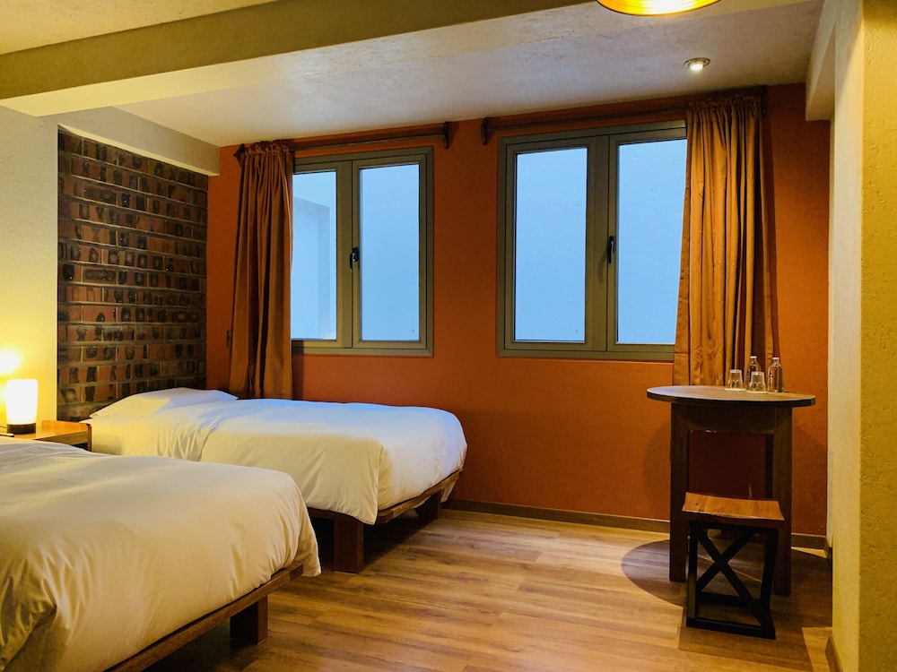 Basic Twin Room photo 1