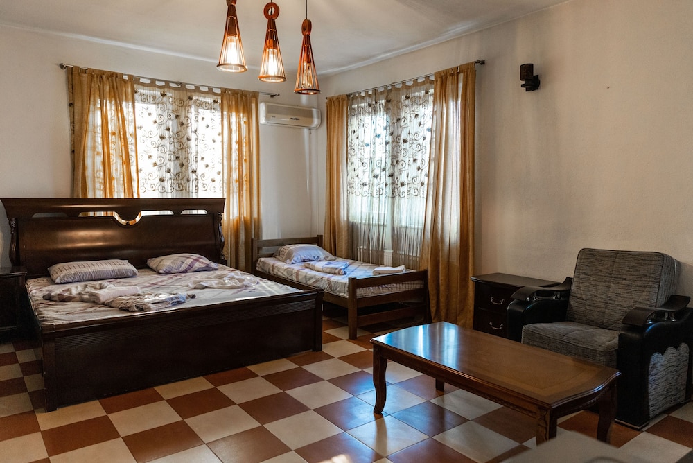 Basic Triple Room