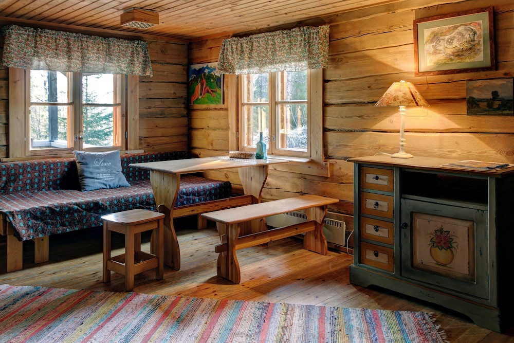 Chalet of an Artist With Private Bathroom photo 1