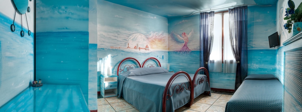Traditional Double or Twin Room, Ensuite photo 1