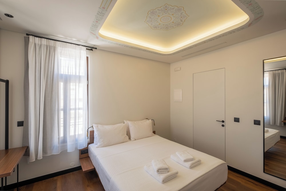 Deluxe Double Room, 1 Queen Bed, Non Smoking, City View
