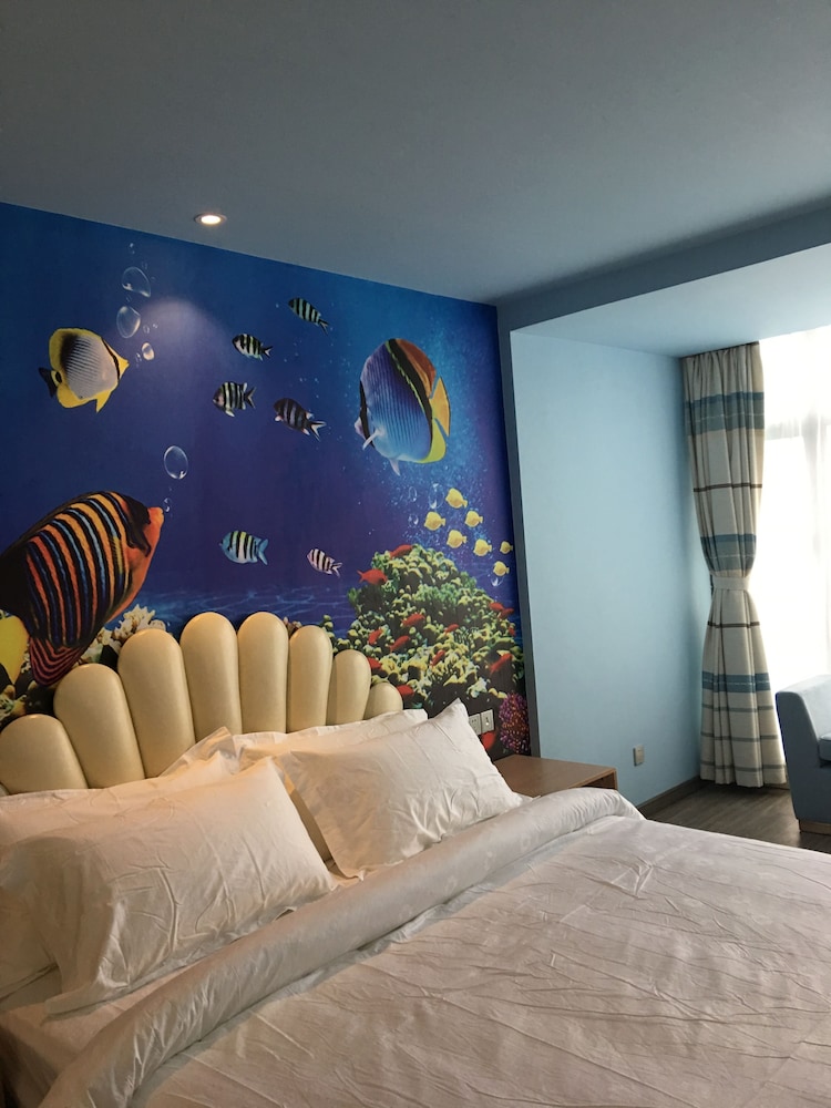 Double Room (Very Sassy)