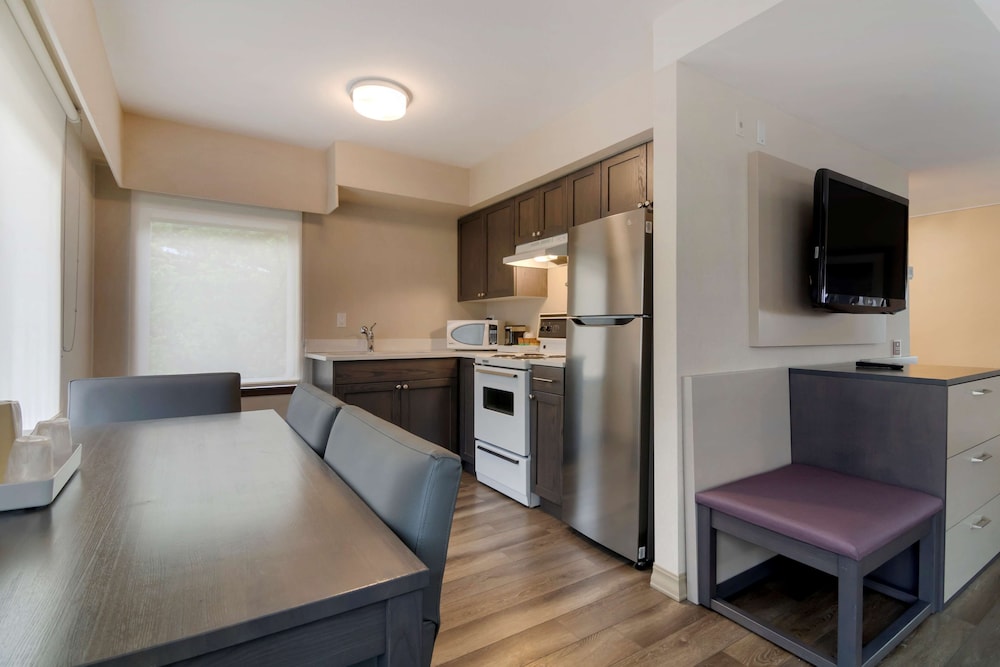 Suite, 2 Queen Beds, Kitchen, Mountain View (with Sofabed, Full Kitchen) - Photo 1