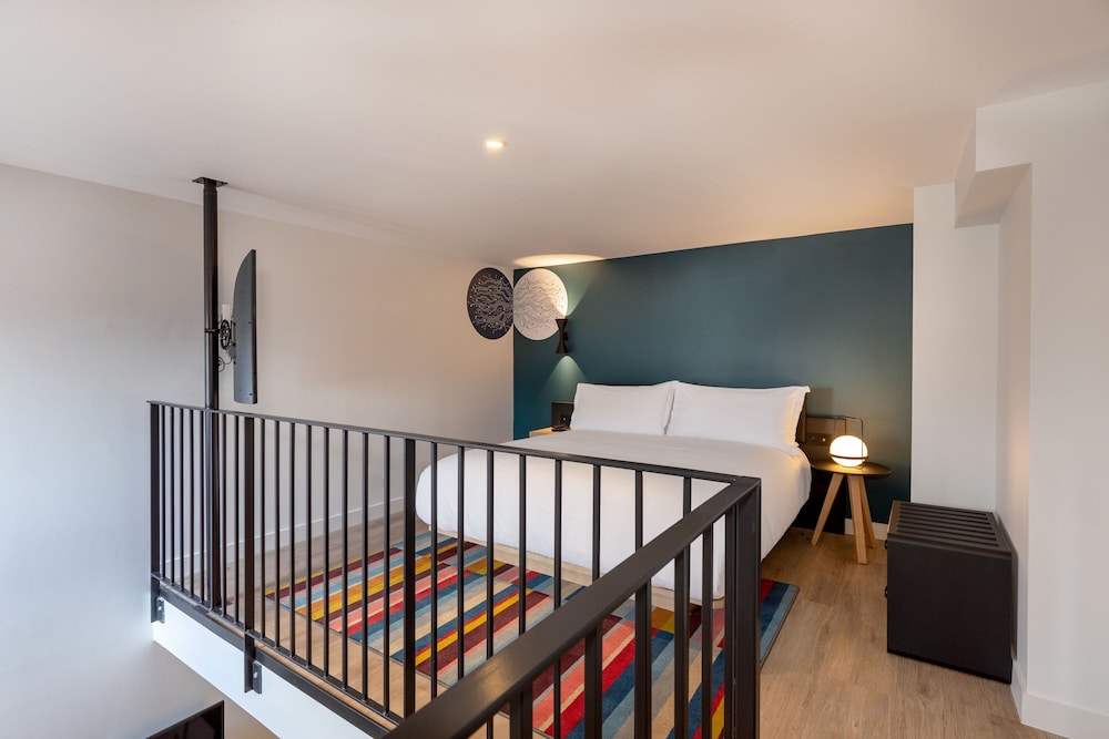 Duplex, 1 King Bed with Sofa bed, City View - Photo 5