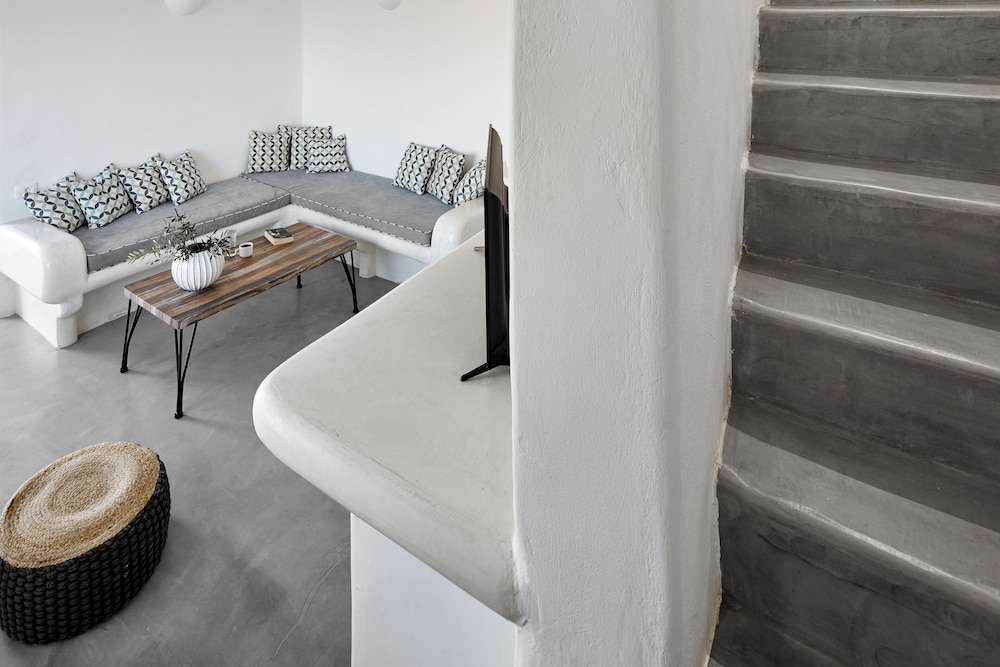 Grand Maisonette Caldera View - Photo 5